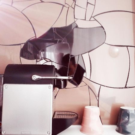 Studio Situe Dans Un Quartier Calme Et Residentiel A Montrouge A Seulement 2 Minutes Du Metro Kültér fotó