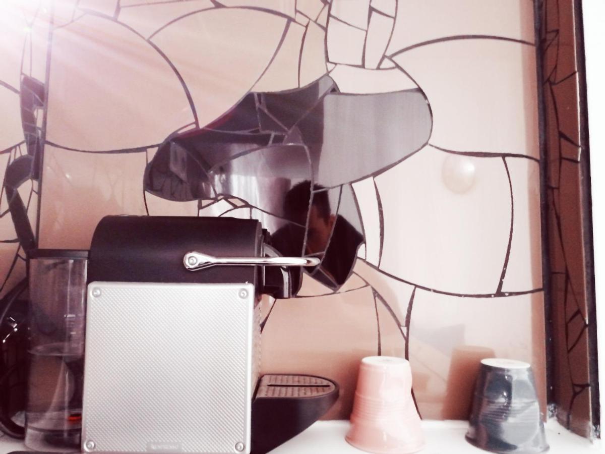 Studio Situe Dans Un Quartier Calme Et Residentiel A Montrouge A Seulement 2 Minutes Du Metro Kültér fotó