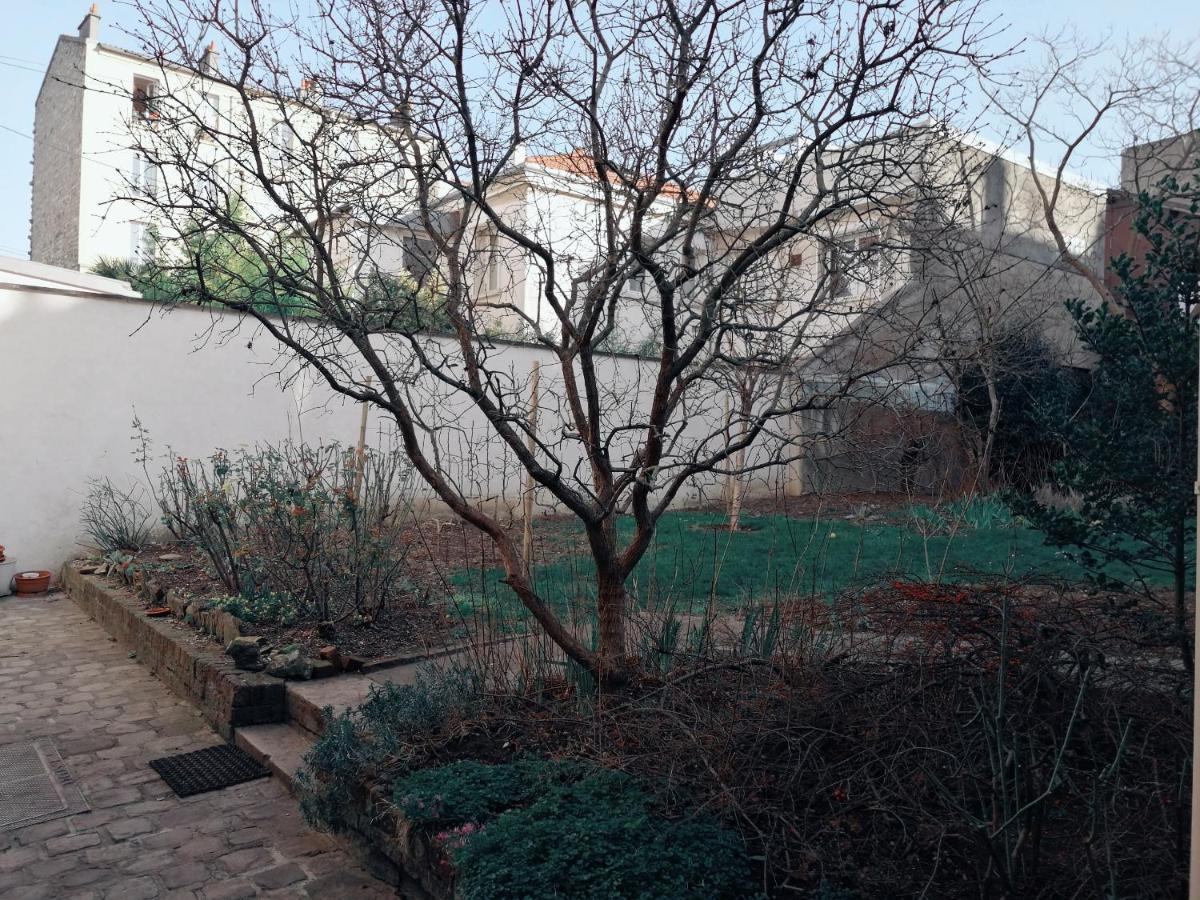 Studio Situe Dans Un Quartier Calme Et Residentiel A Montrouge A Seulement 2 Minutes Du Metro Kültér fotó